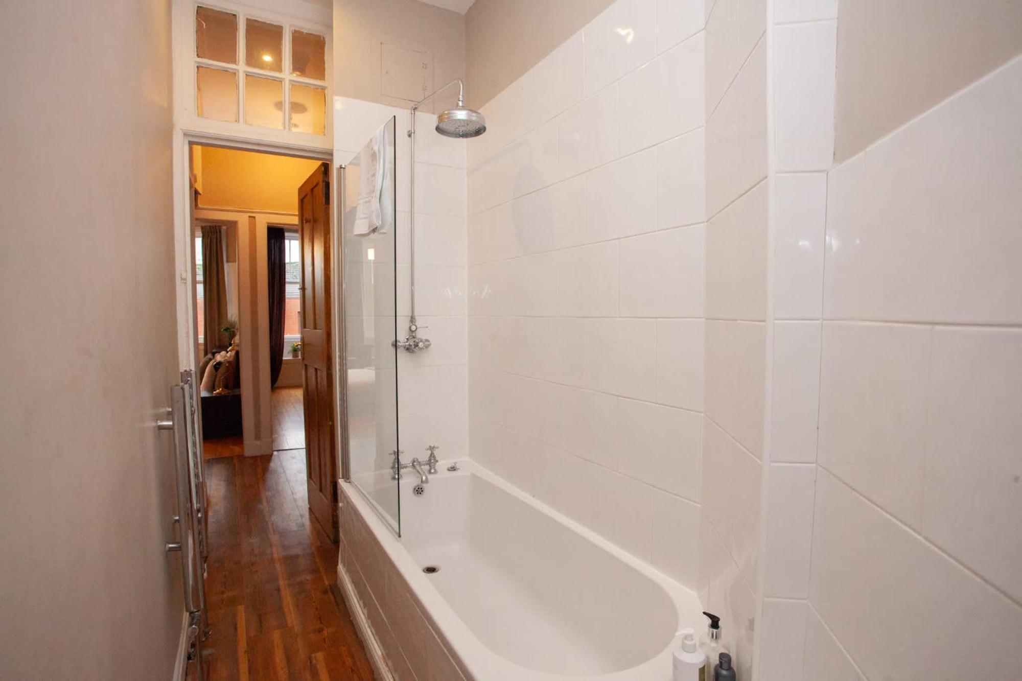 Beautiful 2 Bed Rose St Glasgow