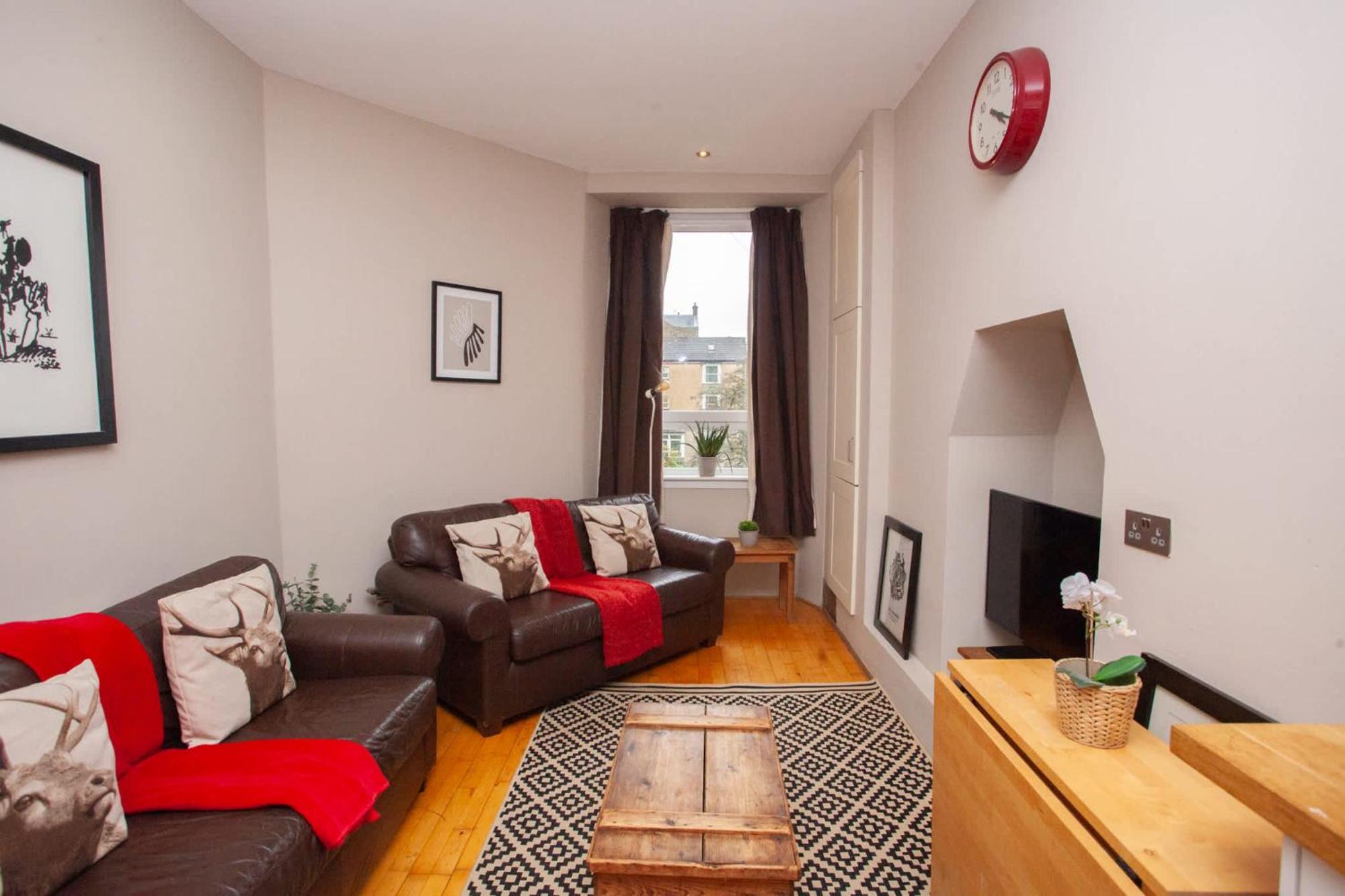 Beautiful 2 Bed Rose St Apartment