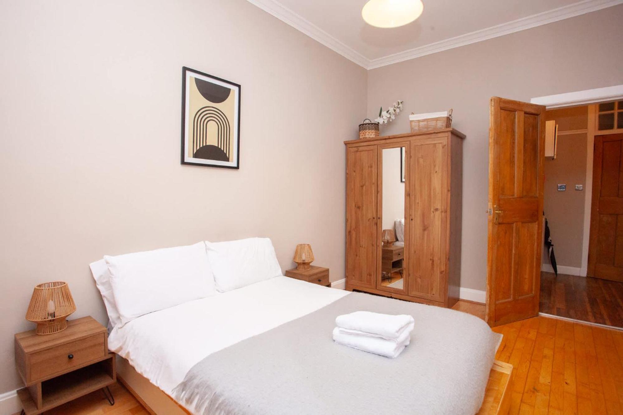 Beautiful 2 Bed Rose St Apartment Glasgow